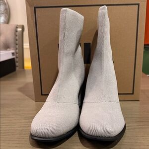 MIA Women's Cream Heeled Boots